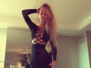 Arinna 011 Striptease