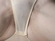 see her clit when she spreads her legs in swimsuit
