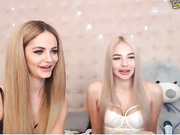 2 blondes