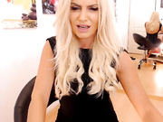 charlize_