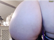 lady_english (CB) pussy rub spread