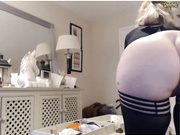 lady_english (CB) pussy rub spread