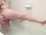 BellaMayxx - Bath Tease Fingering