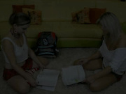 BlondeKylie skolacky2