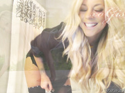 xogisele - In Your Shirt