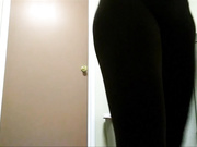 CandieCane - public laundry room masturbation
