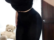 Chaturbate Saralovex in dark black pantyhose masturbating