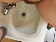 [Manyvids] CandieCane - pissing in a dunkin donuts bathroom sink
