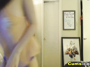 Horny Babe Dildo Fuck Her Pussy on Cam