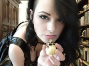 Alissa Noir - Gothic Princess (1080p)