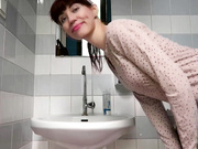Public toilet hardcore anal fisting