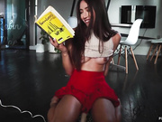 RobinMae - Story Time With Robin pt. 2