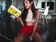 RobinMae - Story Time With Robin pt. 2