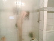 le_lea shower