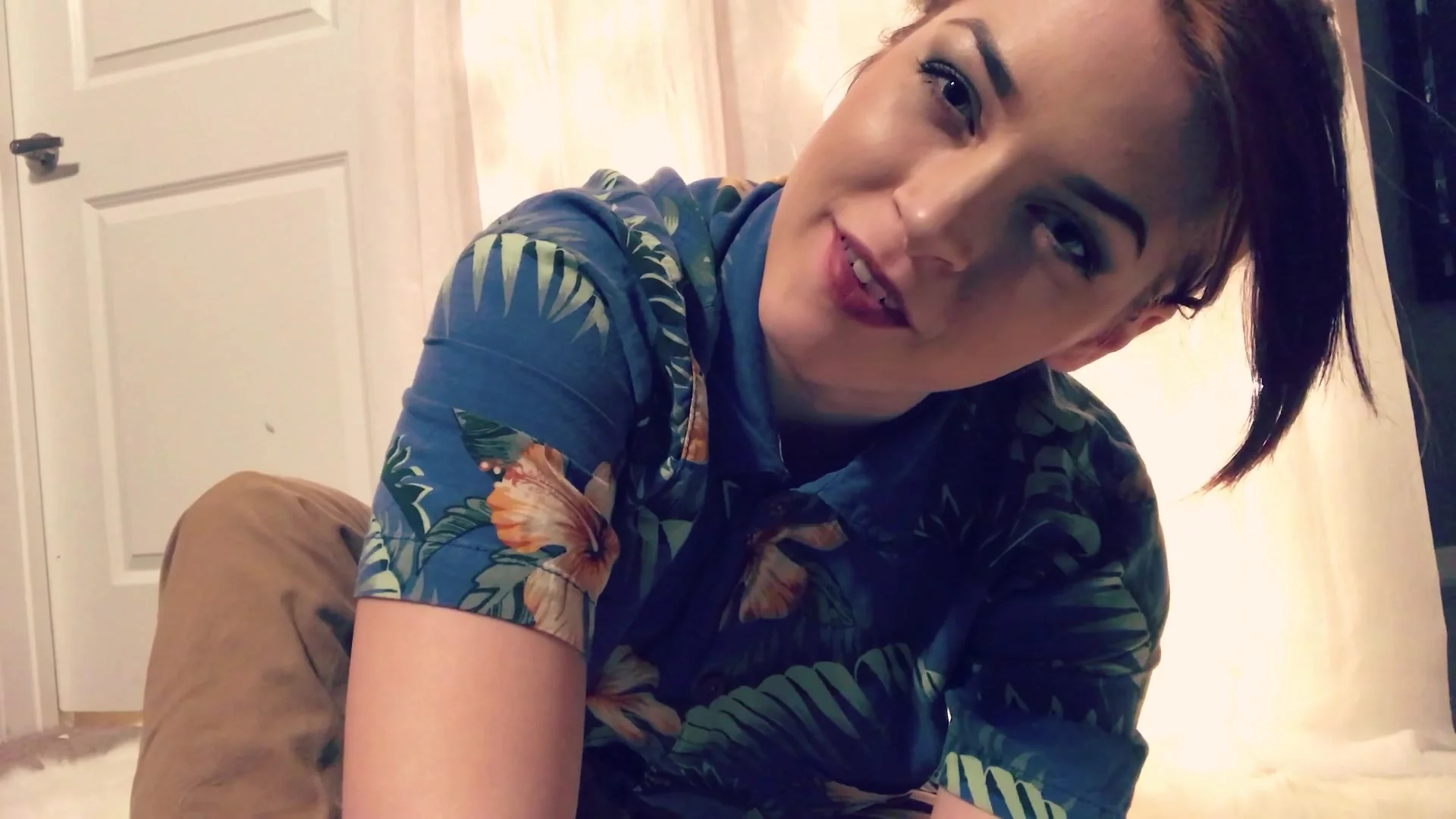 Jenna Kitten farting in her boyfriend's clothes