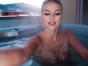 KISSOFACOBRA – JACUZZI FINGER FUCKING