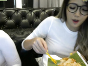 Yeu_Asian shows tits