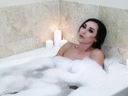 REYA SUNSHINE – BATHTUB JOI