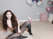LILCANADIANGIRL – PANTYHOSE TEASE
