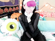 Tweetney - nun loves spanks and fisting