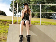 Sex vibrator in public skate park