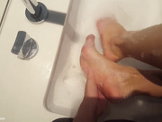 MissAlice_94 washing feet