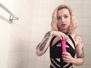 lilkittenluna joi and striptease