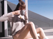 MissAlice_94 - Morning stretches & playing outside