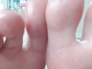 Feet play girl