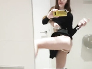 Beautiful amateur babe fuck herself by toys
