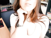 Amateur babe make a blowjob with butt-plug