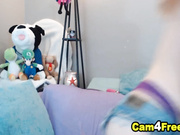 Pretty Hottie Babe Fuck Her Pussy With Dildo